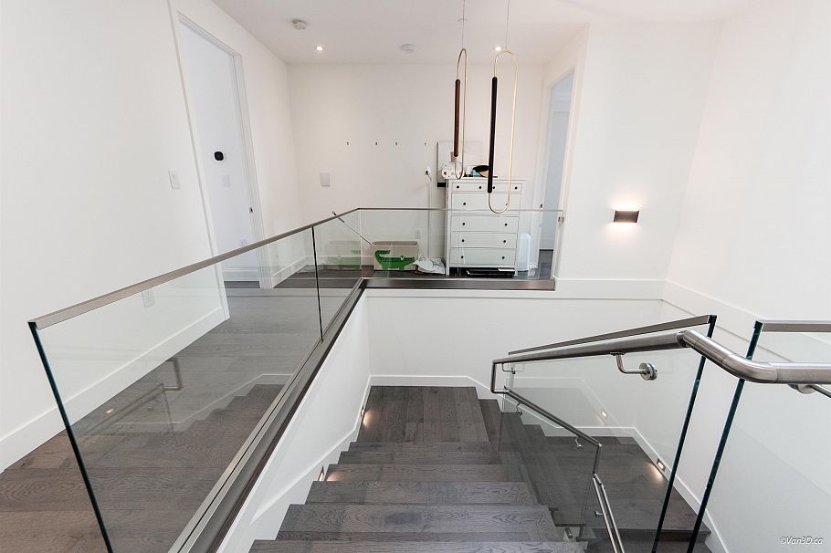 1041 W 53rd Avenue Vancouver, BC - 21