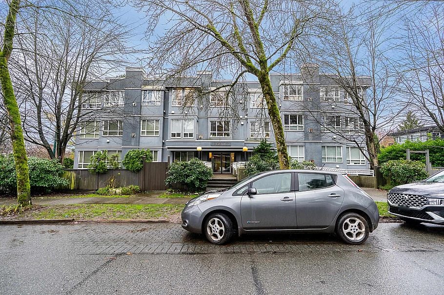 407 3 N Garden Drive Vancouver, BC - 16