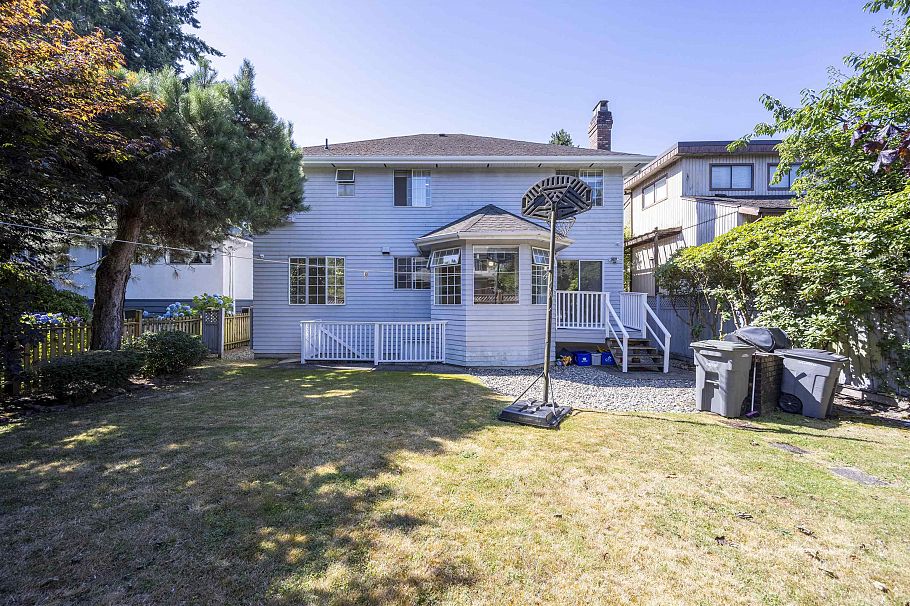 2063 W 47th Avenue Vancouver, BC - 5