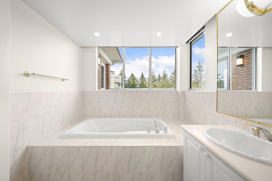 1700 5615 Hampton Place Vancouver, BC - 31