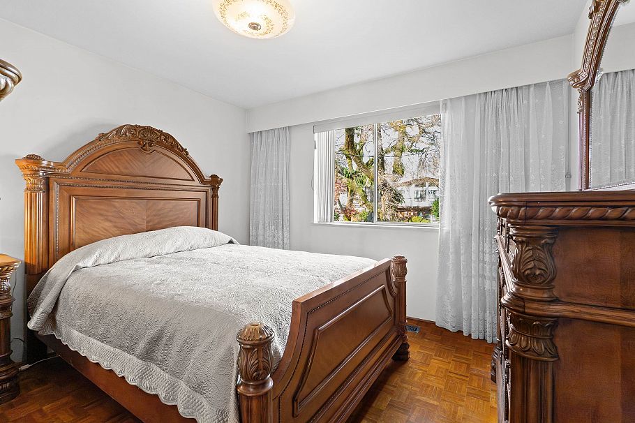 2240 E 6th Avenue Vancouver, BC - 10