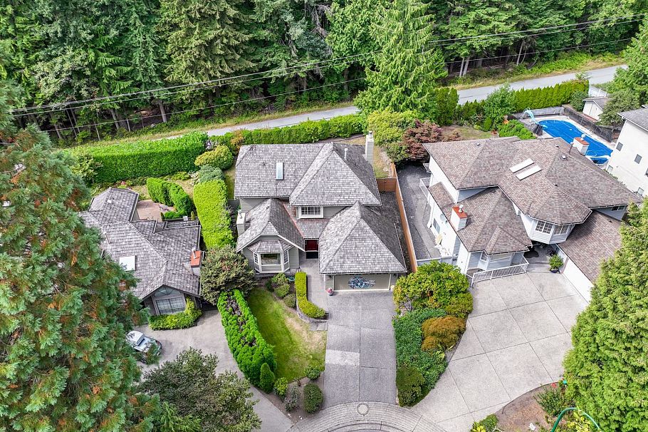 5685 Nancy Greene Way North Vancouver, BC - 1