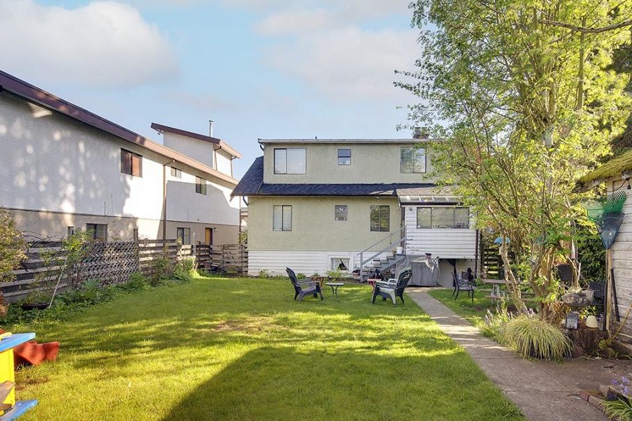 1373 W 64th Avenue Vancouver, BC - 10