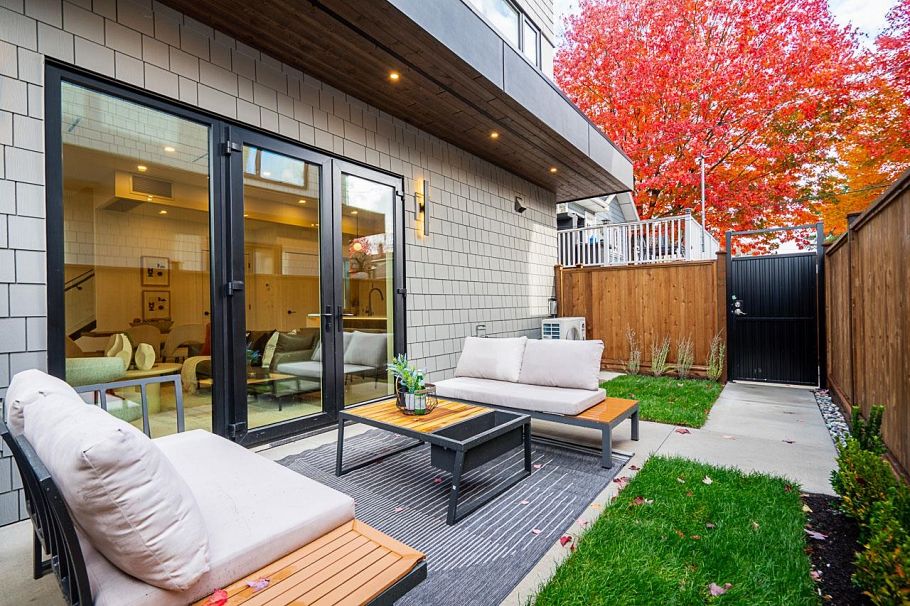 2 2460 Adanac Street Vancouver, BC - 35