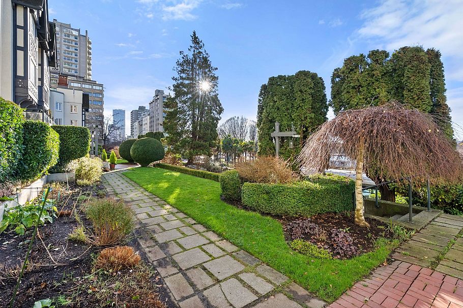 702 1311 Beach Avenue Vancouver, BC - 31