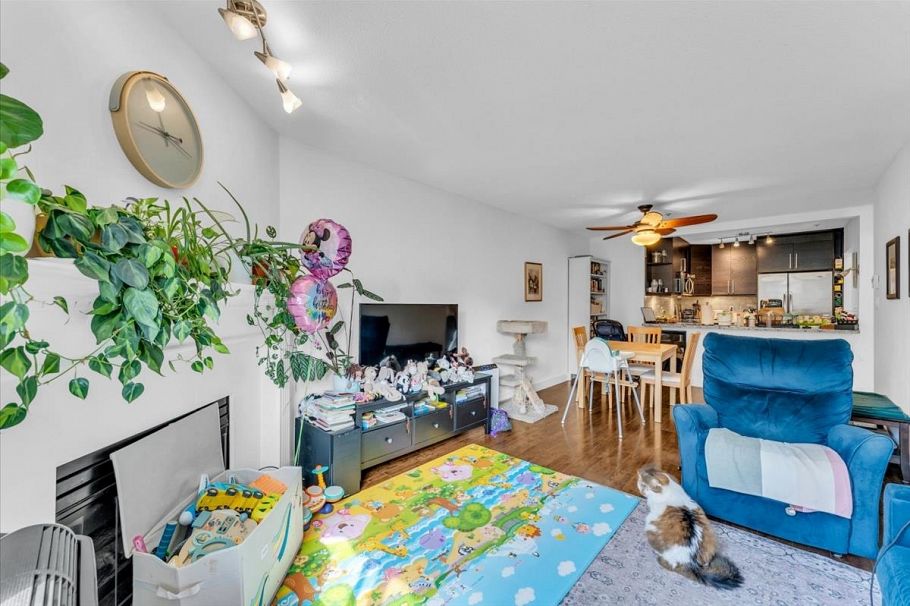 307 876 W 16th Avenue Vancouver, BC - 5