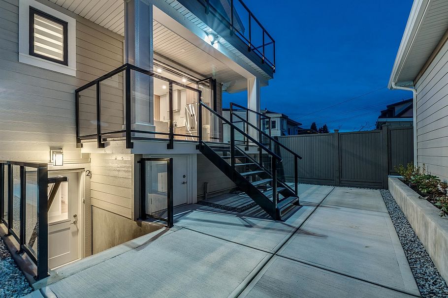 1 2945 E 44th Avenue Vancouver, BC - 36