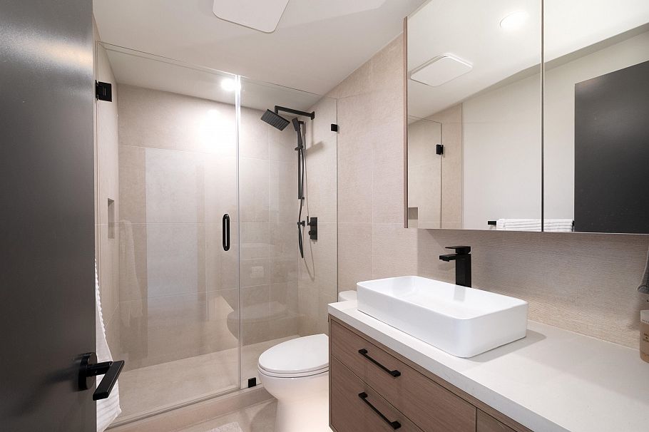 403 1050 Bowron Court North Vancouver, BC - 25