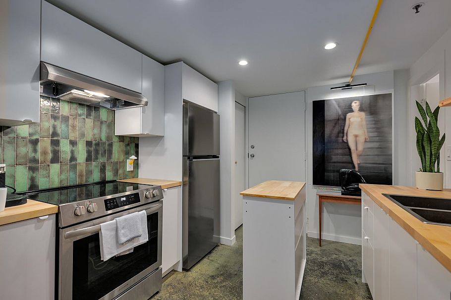 160 1 E Cordova Street Vancouver, BC - 10