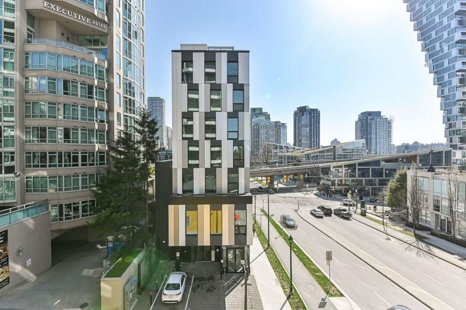 402 889 Pacific Street Vancouver, BC - 19