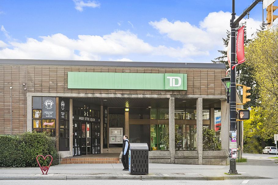 555 W 19th Avenue Vancouver, BC - 34