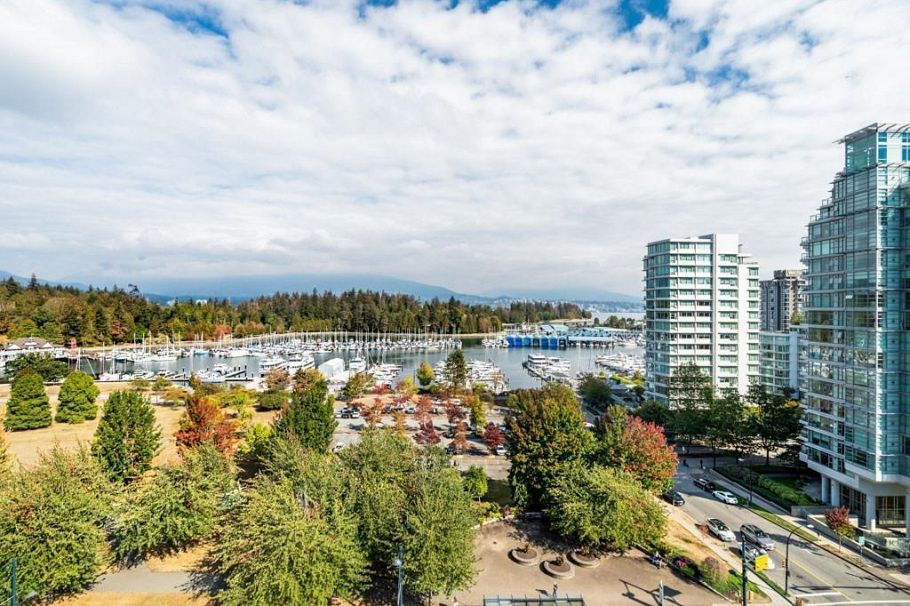 1101 1863 Alberni Street Vancouver, BC - 2