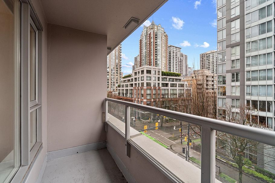 505 1001 Richards Street Vancouver, BC - 11