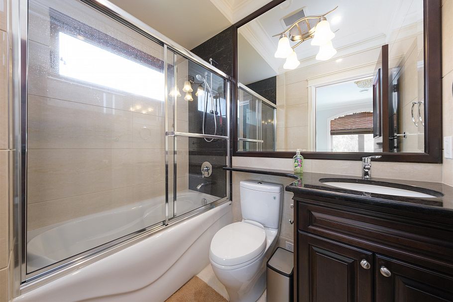 2769 W 49th Avenue Vancouver, BC - 38