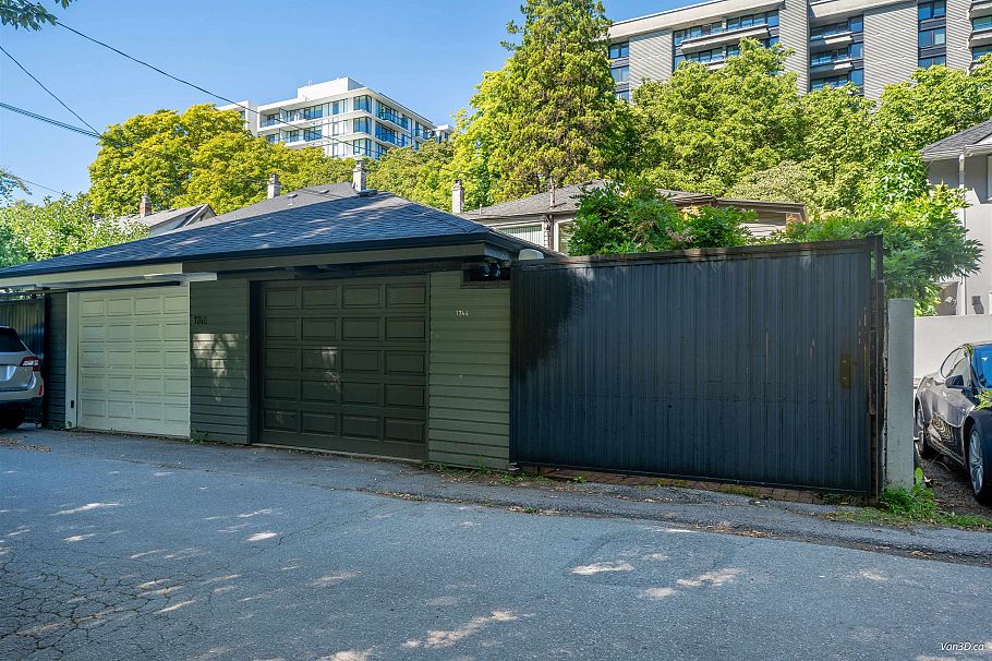 1744 W 14th Avenue Vancouver, BC - 31