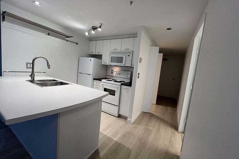 909 1331 W Georgia Street Vancouver, BC - 5