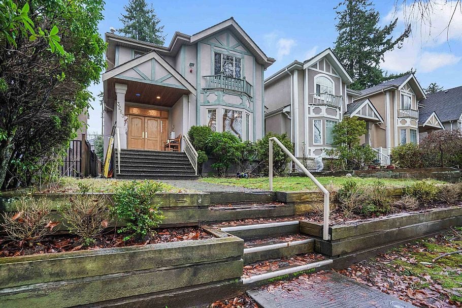 3263 W 38th Avenue Vancouver, BC - 1