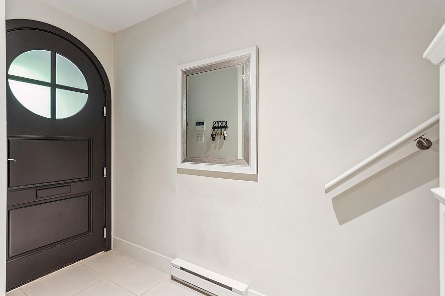 930 W 13th Avenue Vancouver, BC - 2