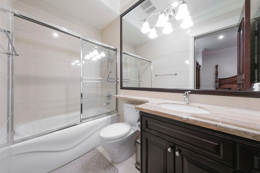 2769 W 49th Avenue Vancouver, BC - 27