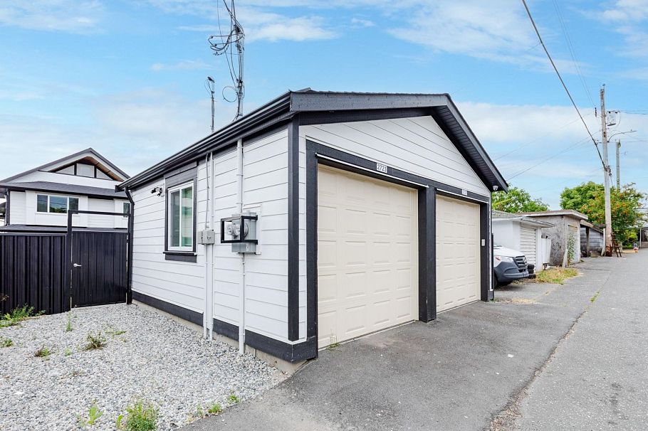 2723 Turner Street Vancouver, BC - 39