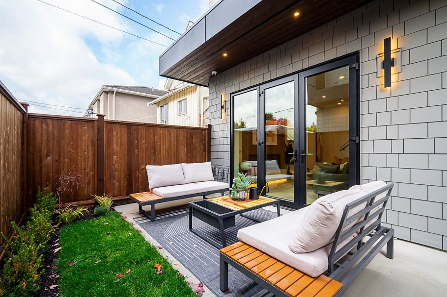 2 2460 Adanac Street Vancouver, BC - 34