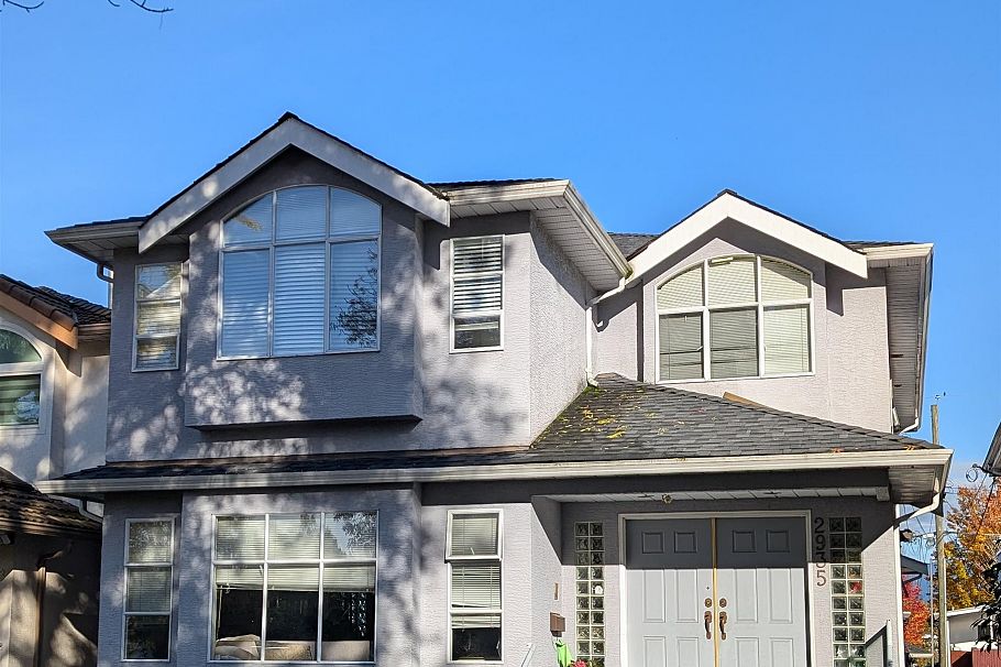 2935 E 17th Avenue Vancouver, BC - 1