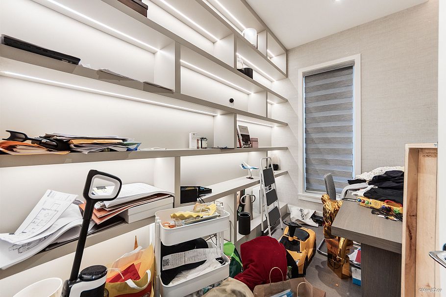 1041 W 53rd Avenue Vancouver, BC - 8