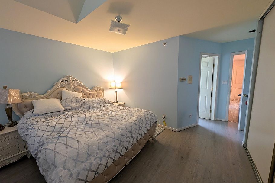 2935 E 17th Avenue Vancouver, BC - 17