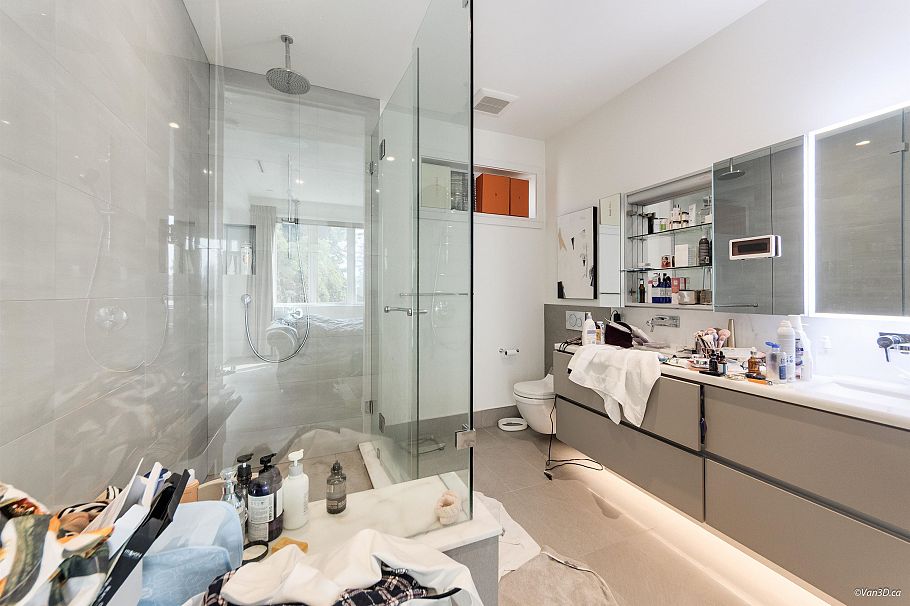 1041 W 53rd Avenue Vancouver, BC - 19