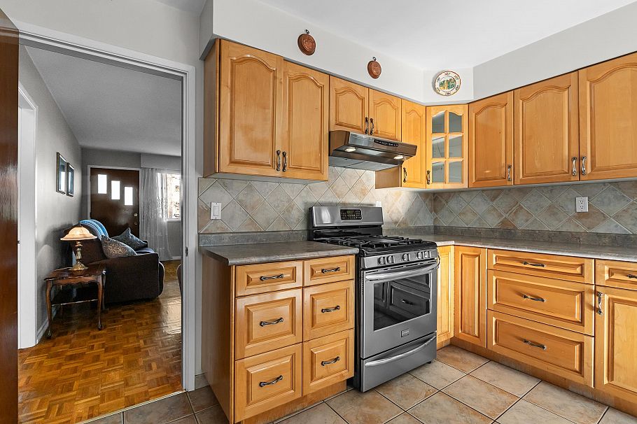 2240 E 6th Avenue Vancouver, BC - 6