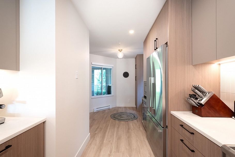 403 1050 Bowron Court North Vancouver, BC - 5