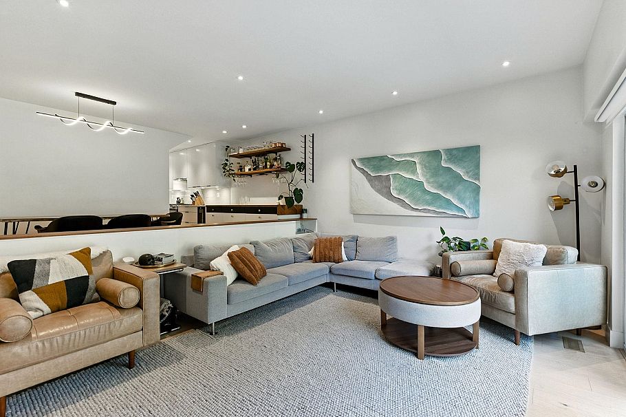 137 3300 Capilano Road North Vancouver, BC - 2