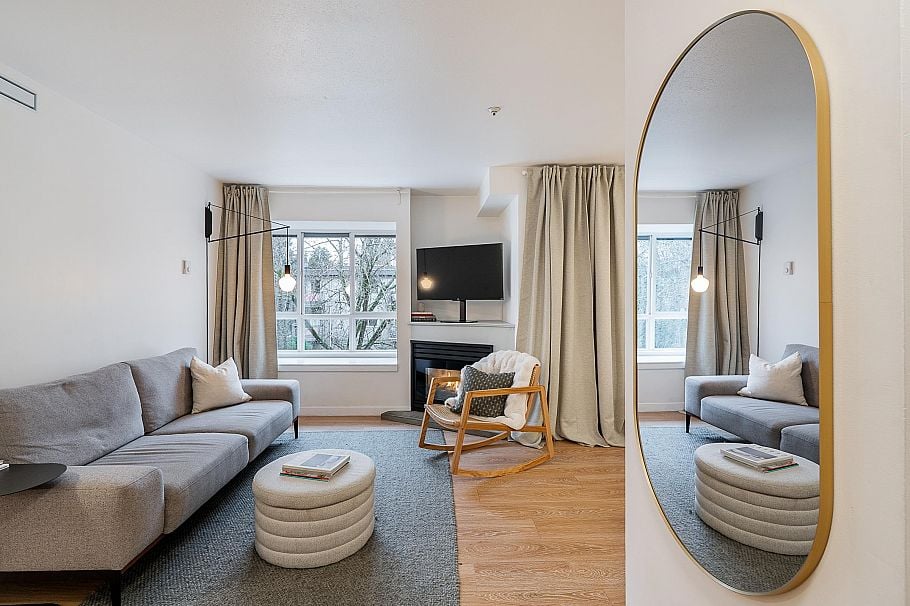 407 3 N Garden Drive Vancouver, BC - 2