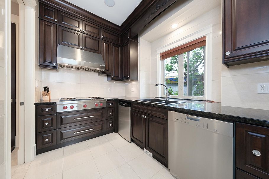 2769 W 49th Avenue Vancouver, BC - 18