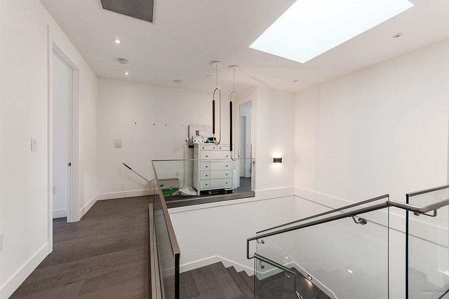 1041 W 53rd Avenue Vancouver, BC - 20