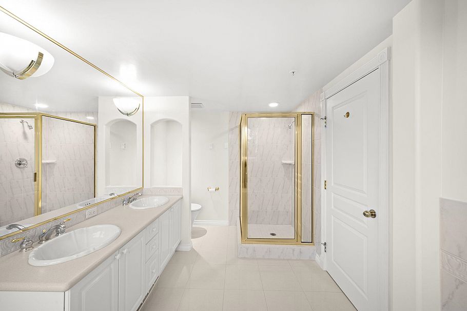 1700 5615 Hampton Place Vancouver, BC - 32