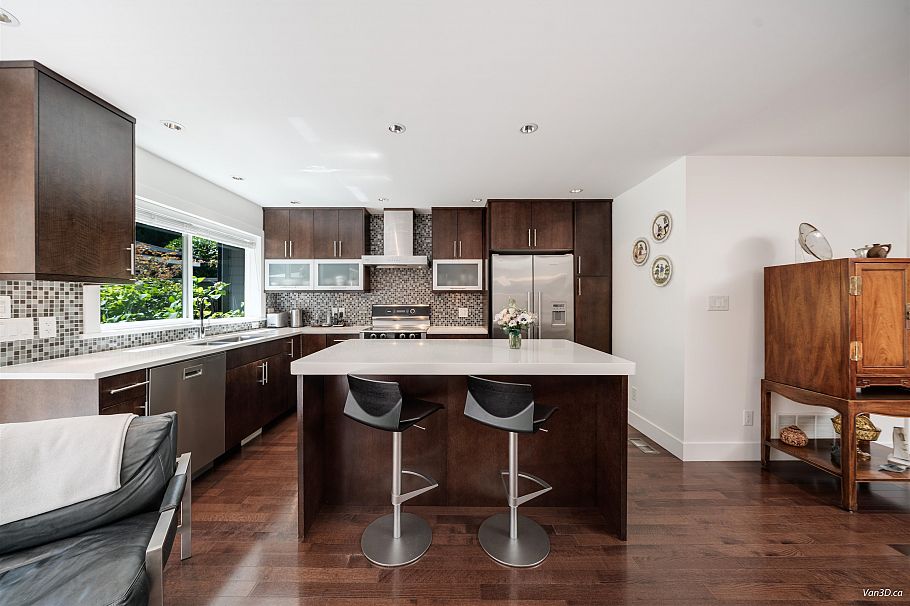 1744 W 14th Avenue Vancouver, BC - 9