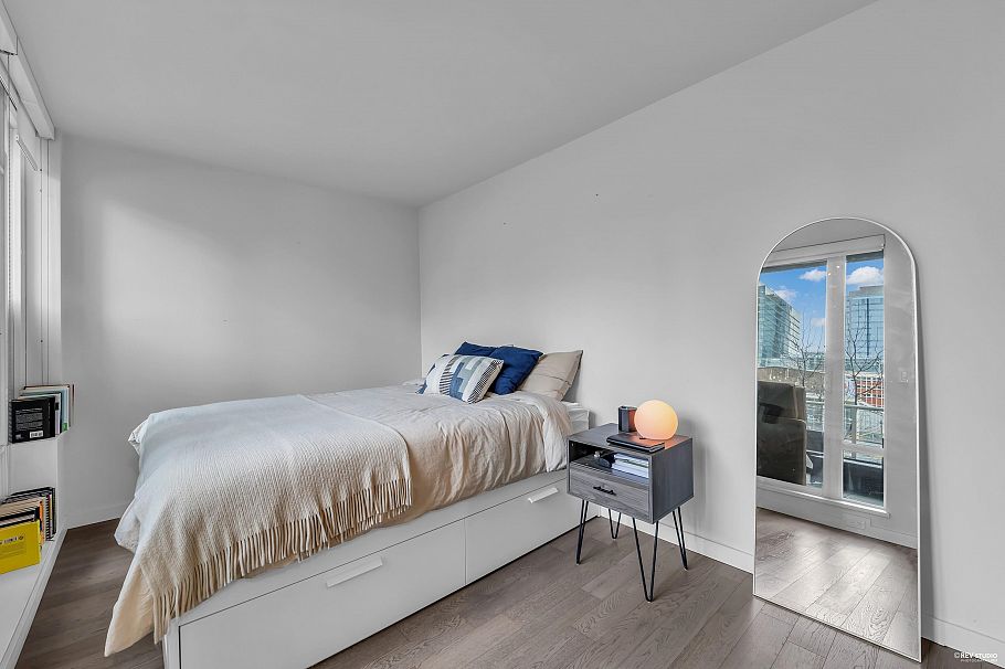 309 161 W Georgia Street Vancouver, BC - 13