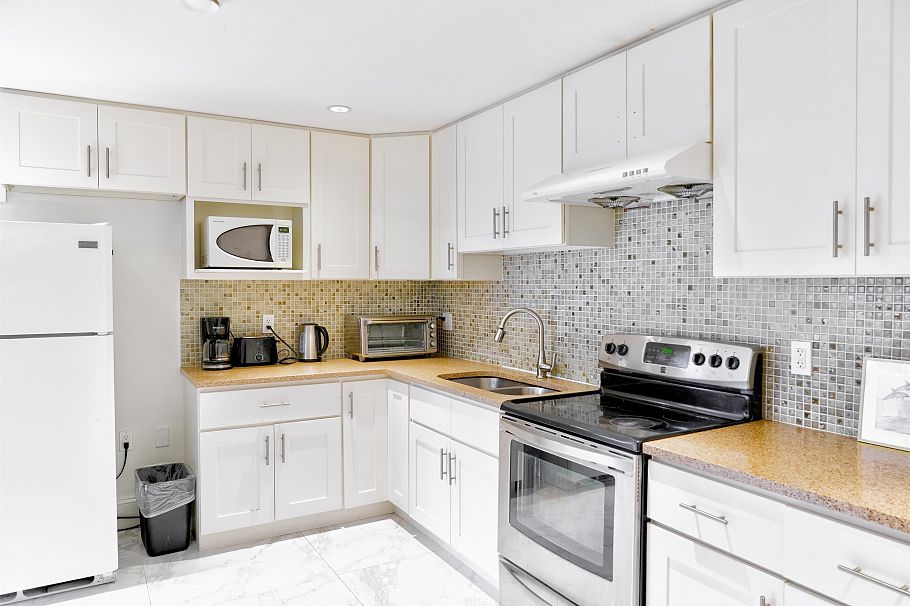 2237 W 37th Avenue Vancouver, BC - 31