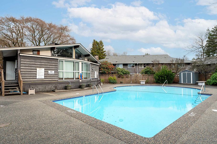 308 555 W 28th Street North Vancouver, BC - 17