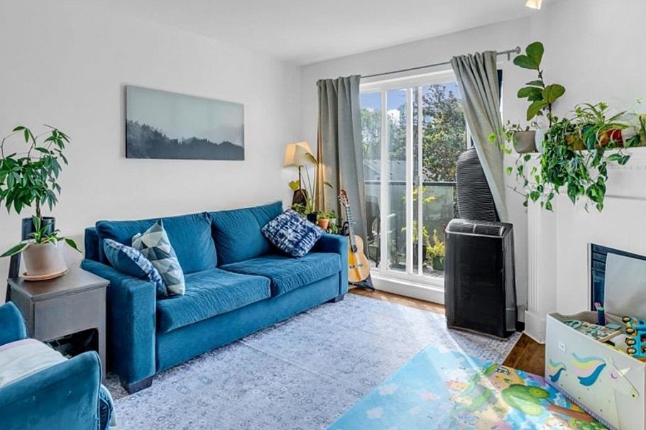 307 876 W 16th Avenue Vancouver, BC - 1