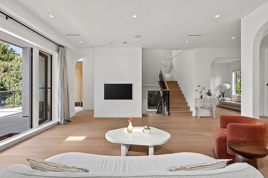 3227 W 35th Avenue Vancouver, BC - 9