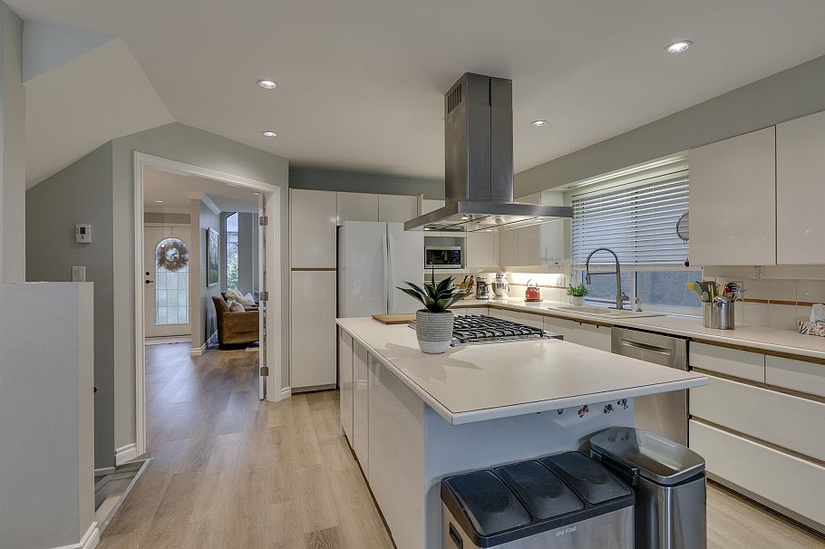 4560 W 7th Avenue Vancouver, BC - 30