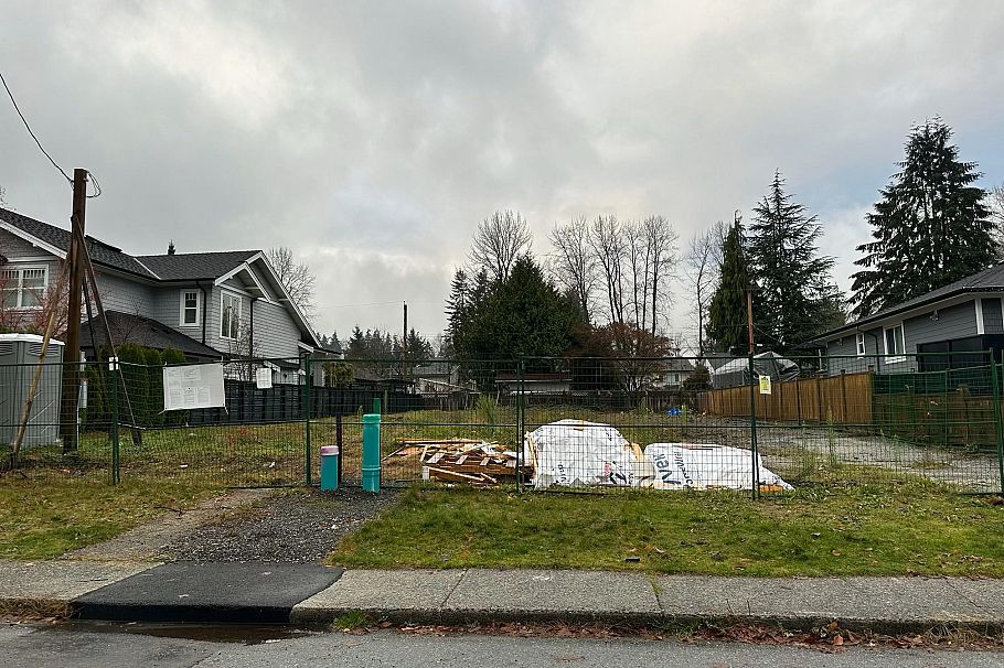 754 E 17th Street North Vancouver, BC - 5