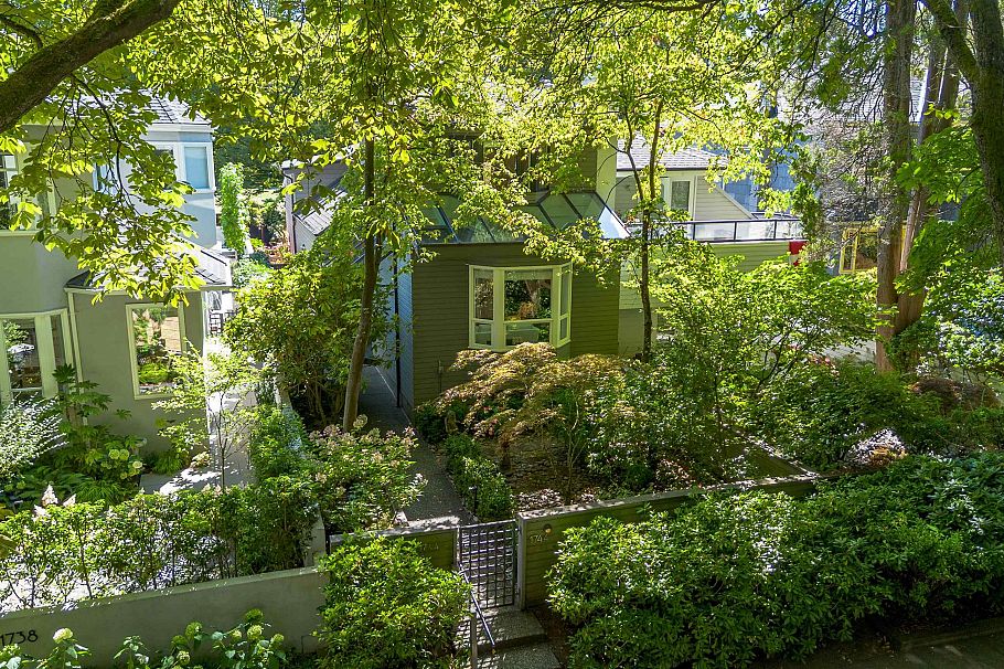 1744 W 14th Avenue Vancouver, BC - 2