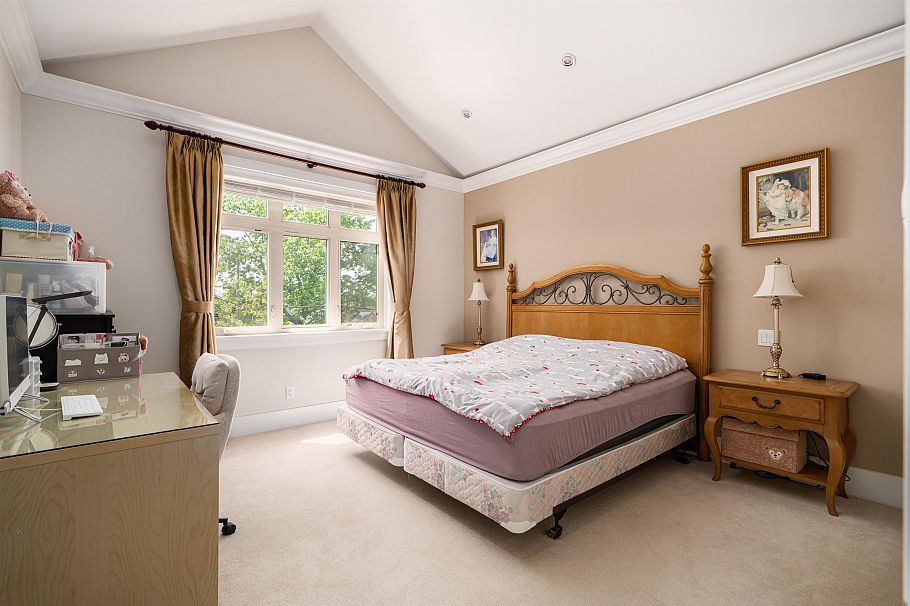 1683 W 64th Avenue Vancouver, BC - 10