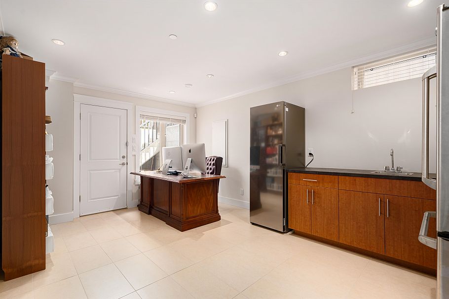 1683 W 64th Avenue Vancouver, BC - 15