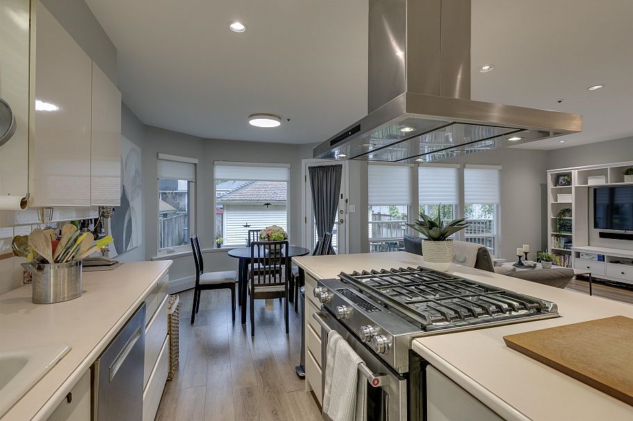 4560 W 7th Avenue Vancouver, BC - 21