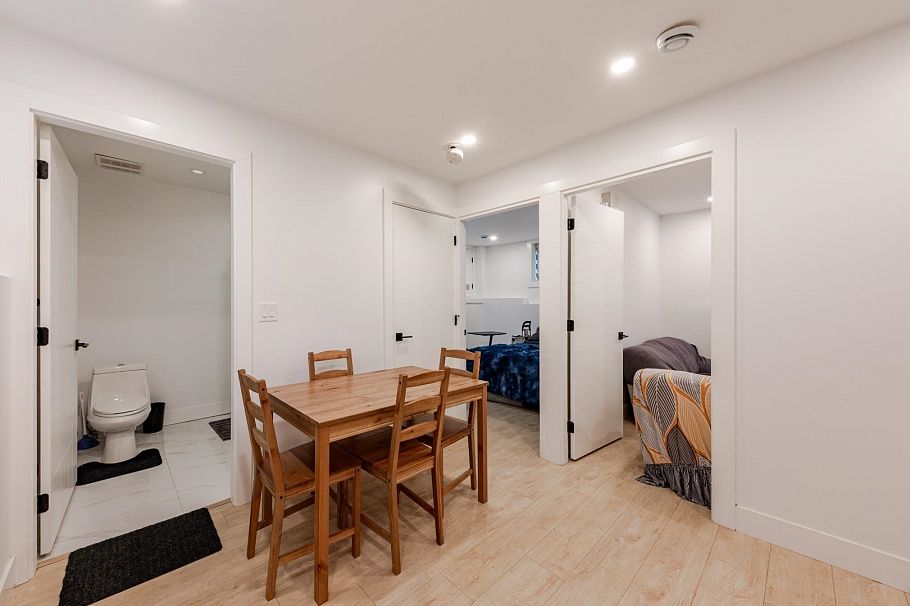 2723 Turner Street Vancouver, BC - 32