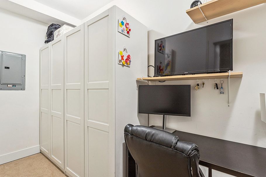 930 W 13th Avenue Vancouver, BC - 24